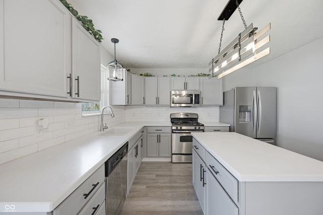3140 Monterey Drive, Whiteland, IN 46184