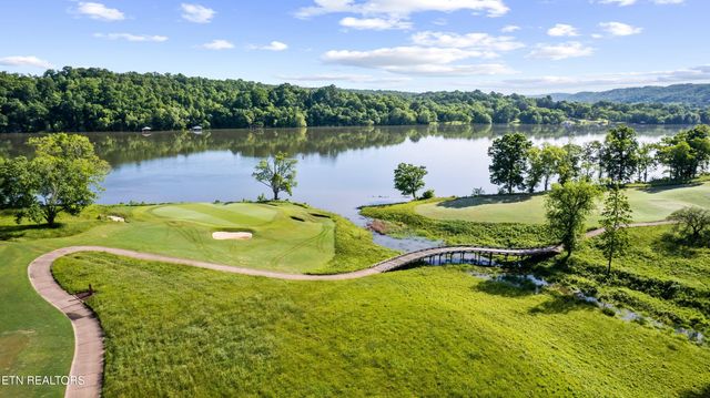 2817 Chestnut Lane, Loudon, TN 37774