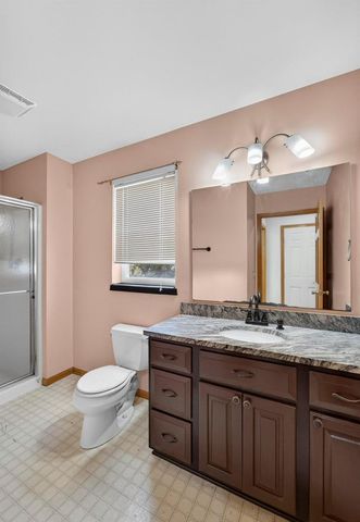 914 Eagle Crest Drive, Madison, WI 53704