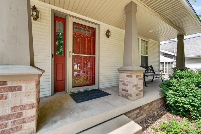914 Eagle Crest Drive, Madison, WI 53704