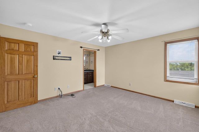 914 Eagle Crest Drive, Madison, WI 53704