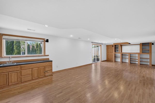 914 Eagle Crest Drive, Madison, WI 53704