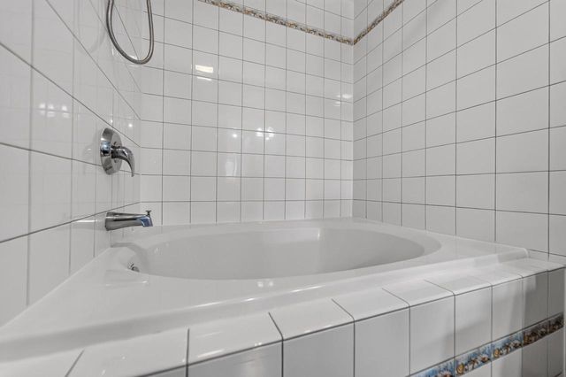 914 Eagle Crest Drive, Madison, WI 53704