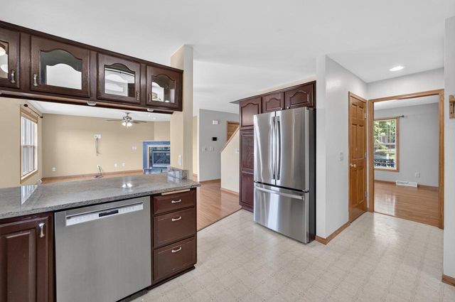 914 Eagle Crest Drive, Madison, WI 53704