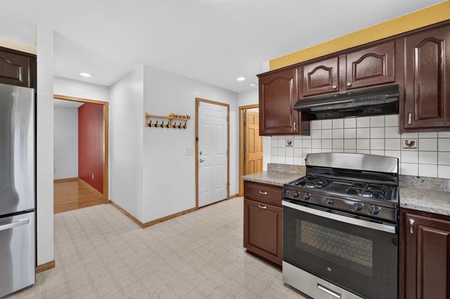 914 Eagle Crest Drive, Madison, WI 53704