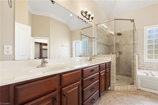 311 Vancouver Court, Kernersville, NC 27284