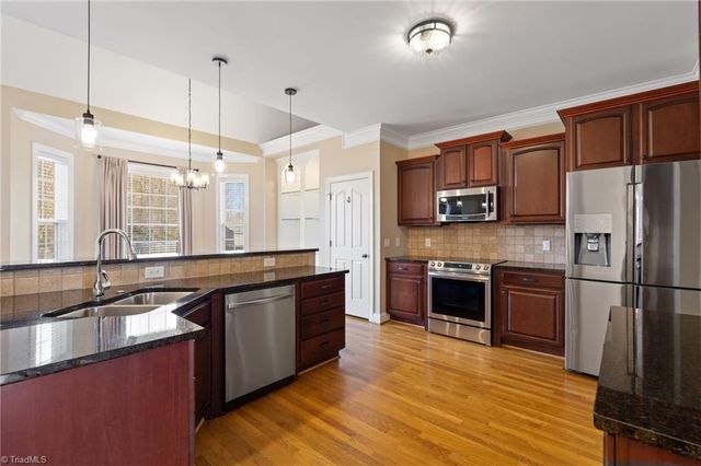 311 Vancouver Court, Kernersville, NC 27284