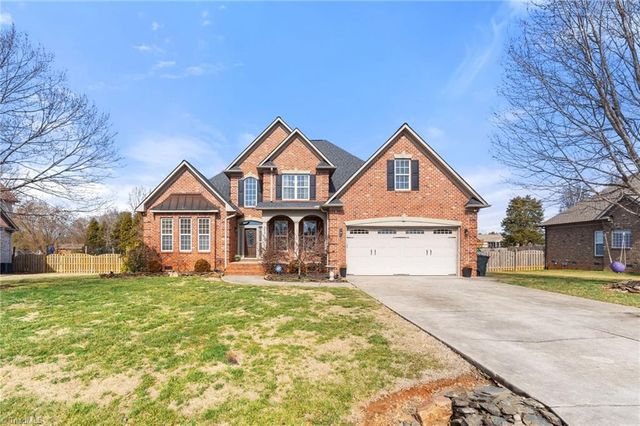 311 Vancouver Court, Kernersville, NC 27284