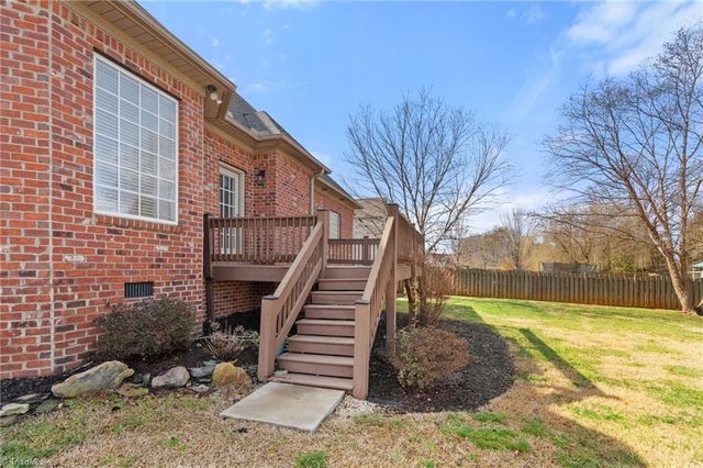 311 Vancouver Court, Kernersville, NC 27284