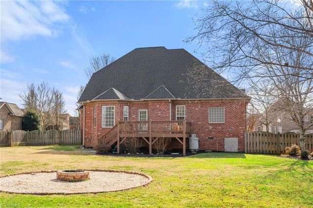 311 Vancouver Court, Kernersville, NC 27284