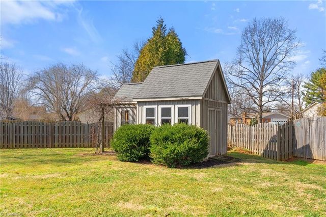 311 Vancouver Court, Kernersville, NC 27284