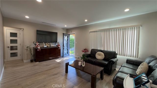 11057 Lemay, North Hollywood, CA 91606