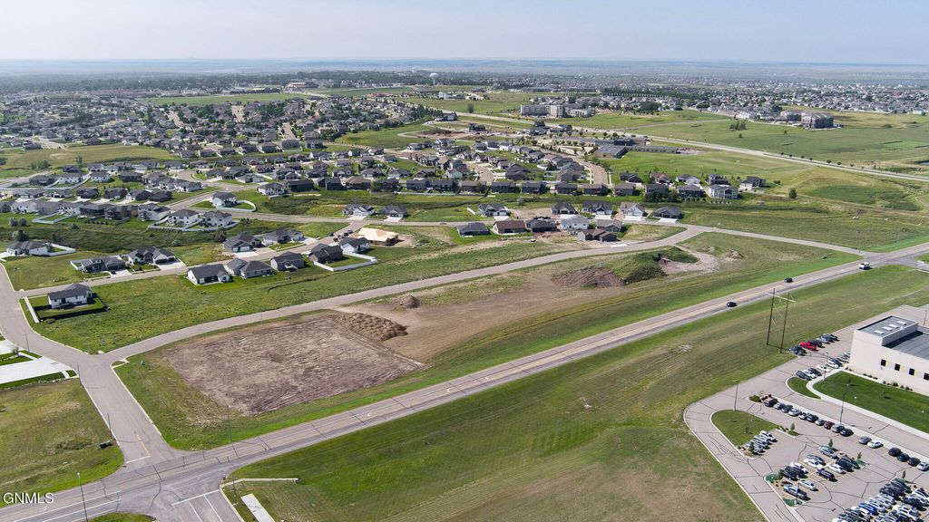 507 Marble Drive, Bismarck, ND 58503 photo 4