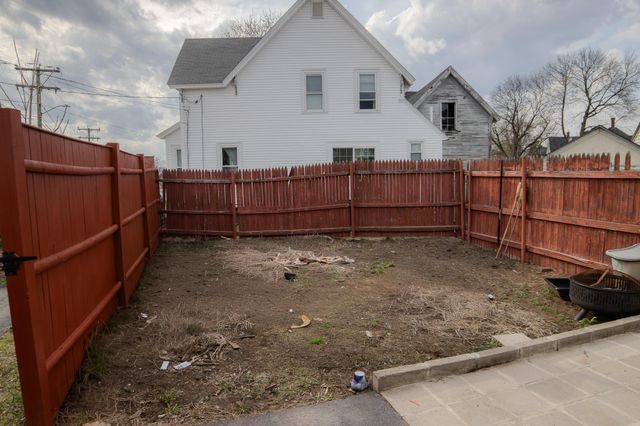 352 Taylor Street, Manchester, NH 03103