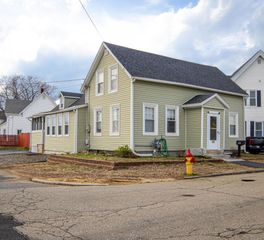 352 Taylor Street, Manchester, NH 03103