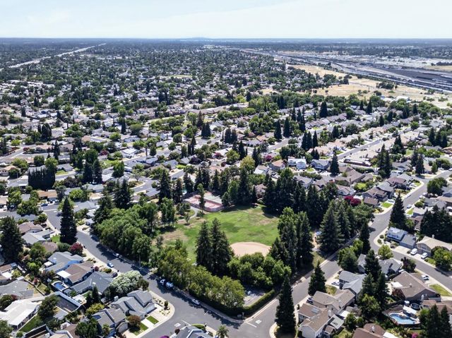 106 Duncan Way, Roseville, CA 95678