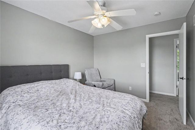 953 N Hickory Drive, Tonganoxie, KS 66086