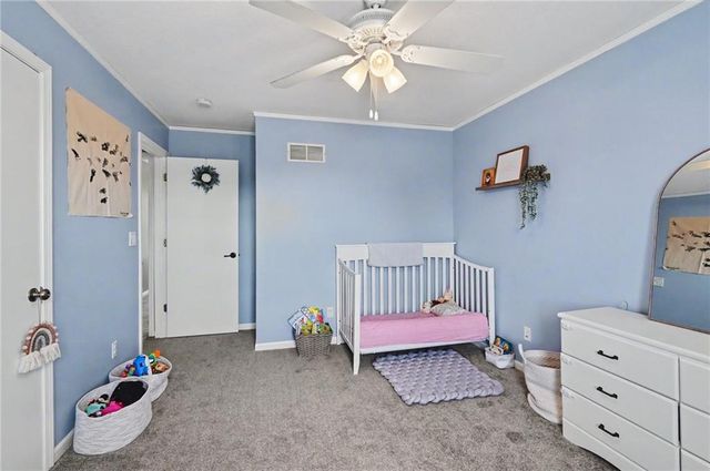 953 N Hickory Drive, Tonganoxie, KS 66086