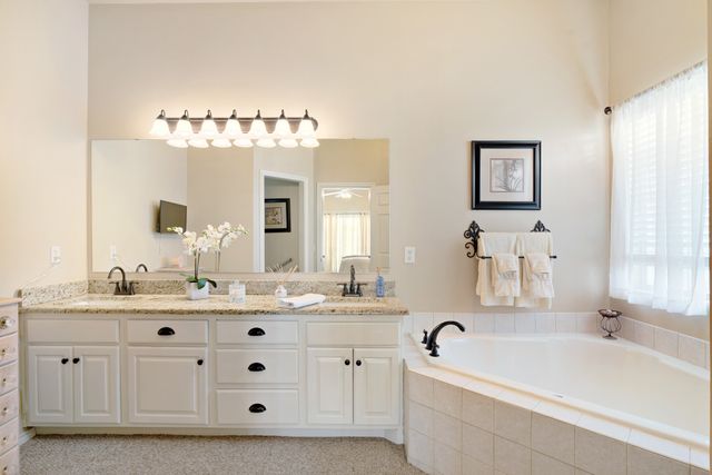 4250 PRIMROSE Lane, Paris, TX 75462