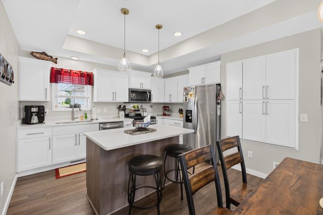 913 Moline Loop NW, Isanti, MN 55040