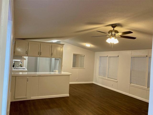 4201 N I 45, Ennis, TX 75119