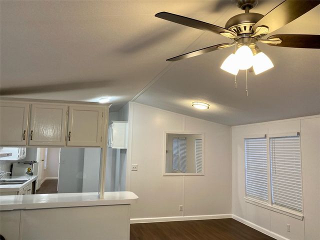 4201 N I 45, Ennis, TX 75119