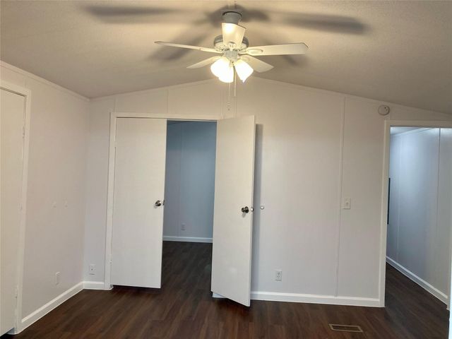 4201 N I 45, Ennis, TX 75119