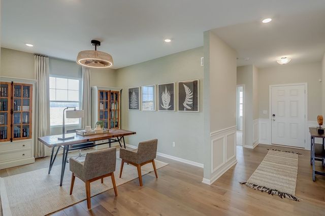 548 Endicott Road, South Elgin, IL 60177