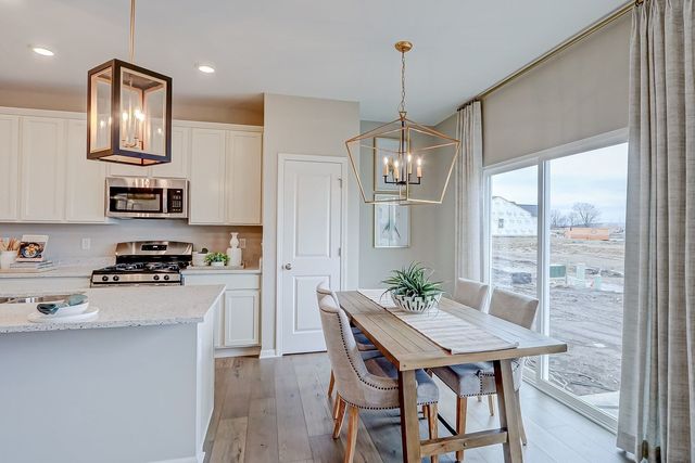 548 Endicott Road, South Elgin, IL 60177