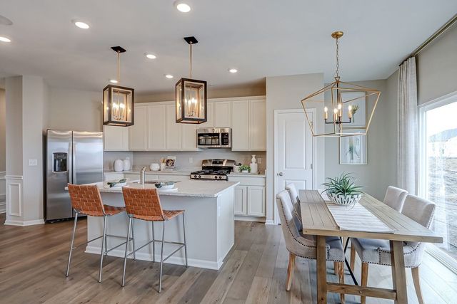 548 Endicott Road, South Elgin, IL 60177