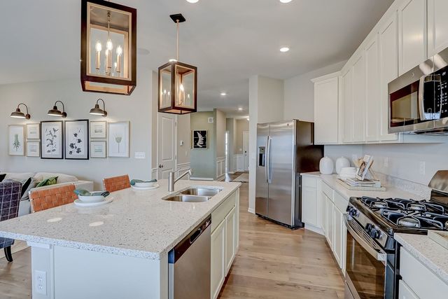 548 Endicott Road, South Elgin, IL 60177