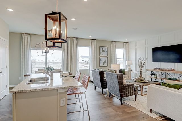 548 Endicott Road, South Elgin, IL 60177