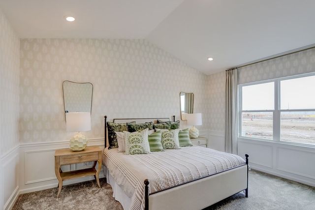 548 Endicott Road, South Elgin, IL 60177