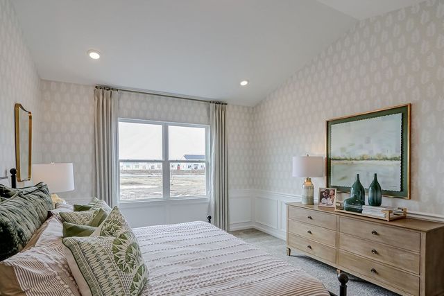 548 Endicott Road, South Elgin, IL 60177