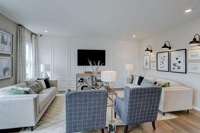 548 Endicott Road, South Elgin, IL 60177