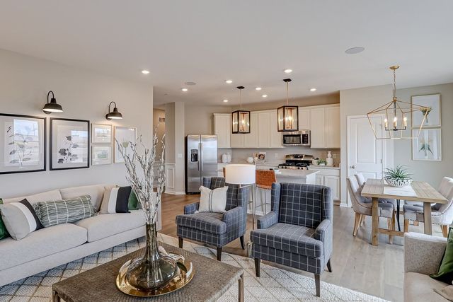 548 Endicott Road, South Elgin, IL 60177