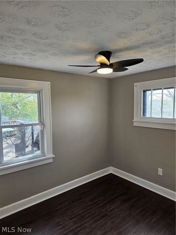 18 Youtz Avenue, Akron, OH 44301