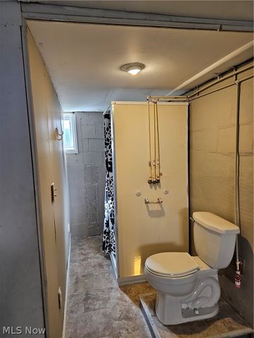 18 Youtz Avenue, Akron, OH 44301