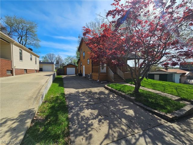 18 Youtz Avenue, Akron, OH 44301