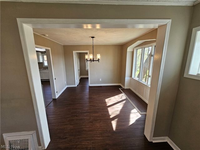 18 Youtz Avenue, Akron, OH 44301