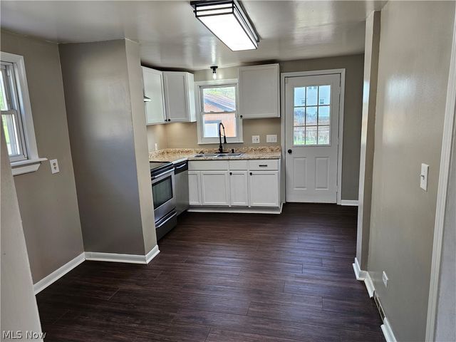 18 Youtz Avenue, Akron, OH 44301