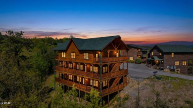 782 Park Vista Way, Gatlinburg, TN 37738