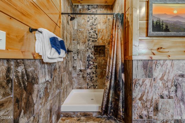 782 Park Vista Way, Gatlinburg, TN 37738