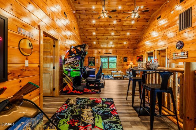 782 Park Vista Way, Gatlinburg, TN 37738