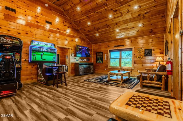 782 Park Vista Way, Gatlinburg, TN 37738