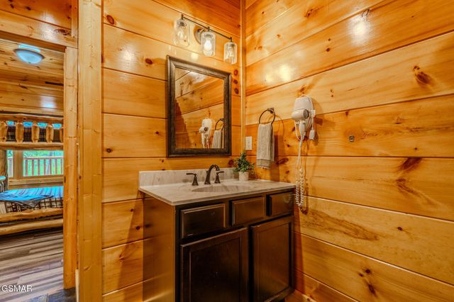 782 Park Vista Way, Gatlinburg, TN 37738