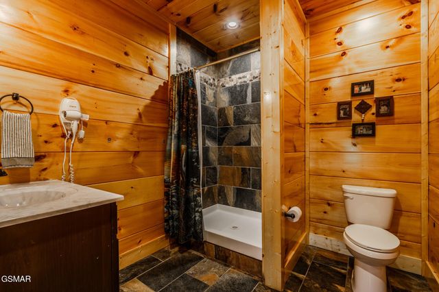 782 Park Vista Way, Gatlinburg, TN 37738