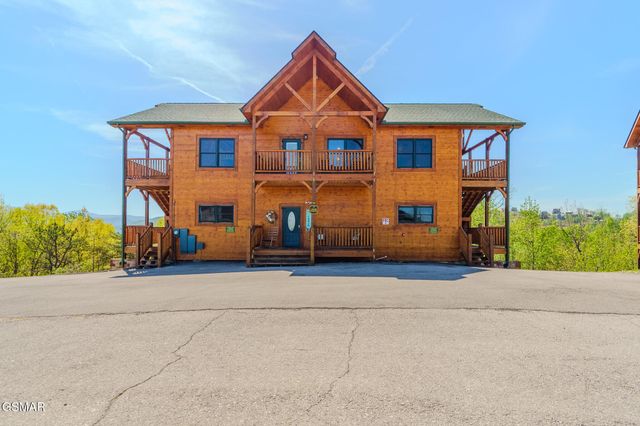 782 Park Vista Way, Gatlinburg, TN 37738