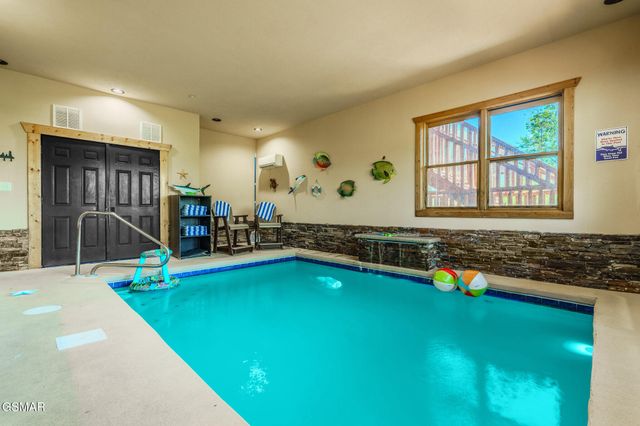 782 Park Vista Way, Gatlinburg, TN 37738