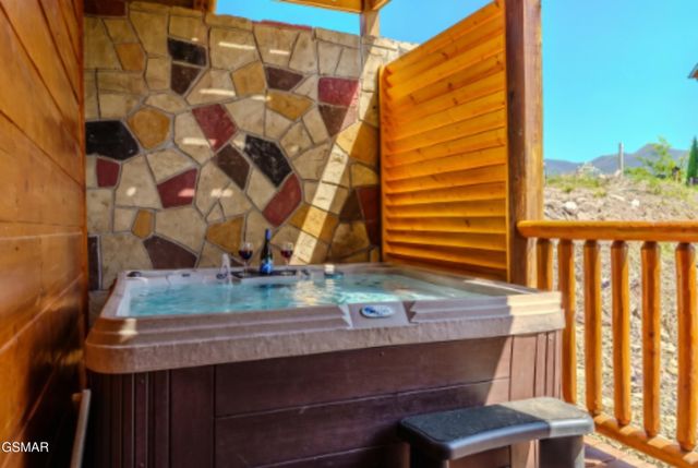 782 Park Vista Way, Gatlinburg, TN 37738